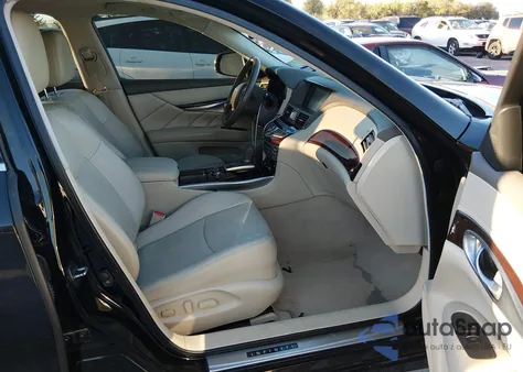 2016 Infiniti Q70L 3.7 from USA, damaged, VIN JN1BY1PP2GM630716